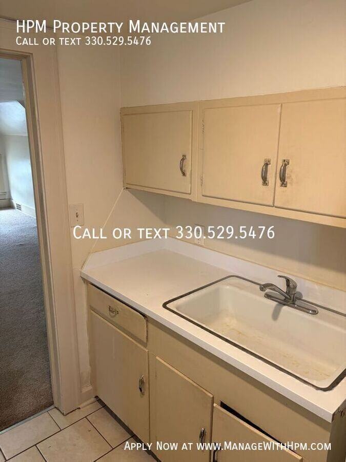 28 Grand Ave #3 - Photo 5 of 6