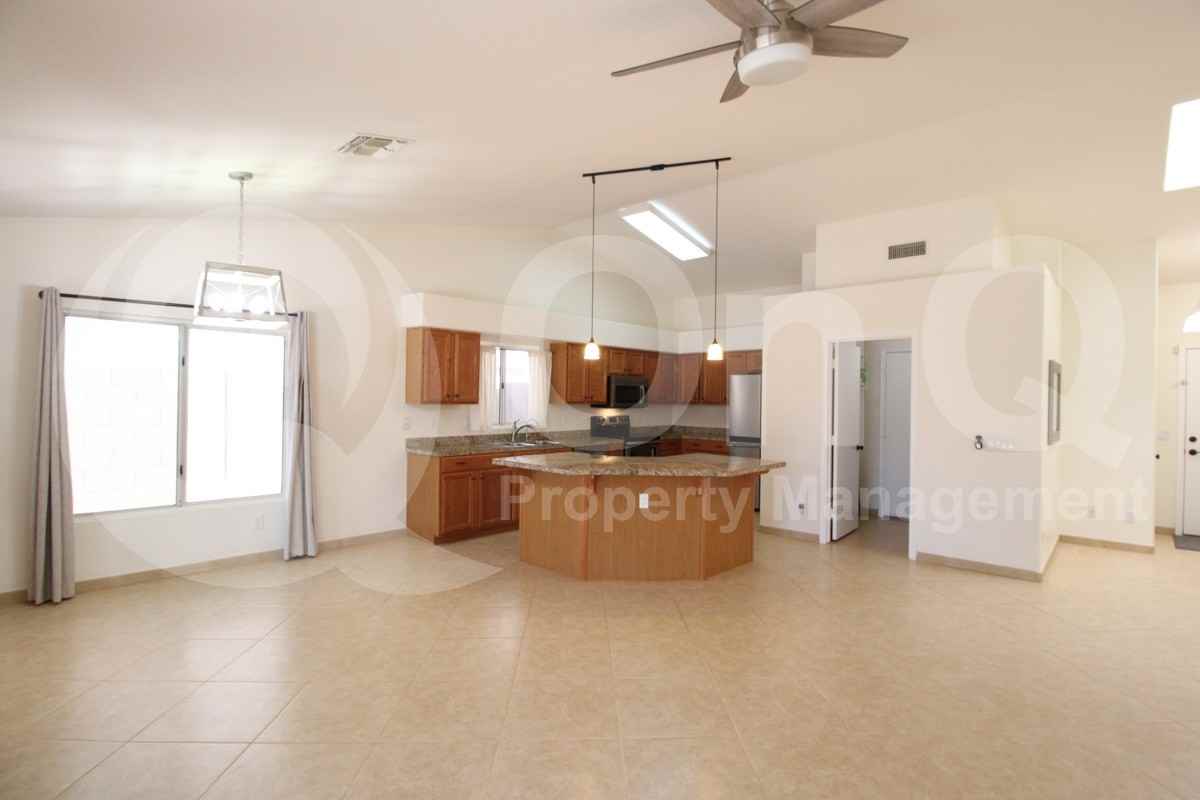1562 S Monterey St - Photo 3 of 25