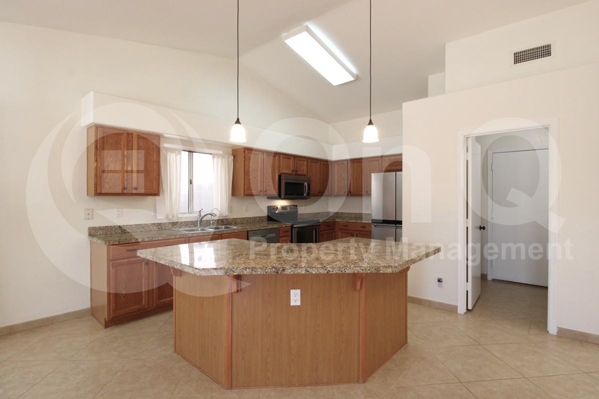 1562 S Monterey St - Photo 7 of 25