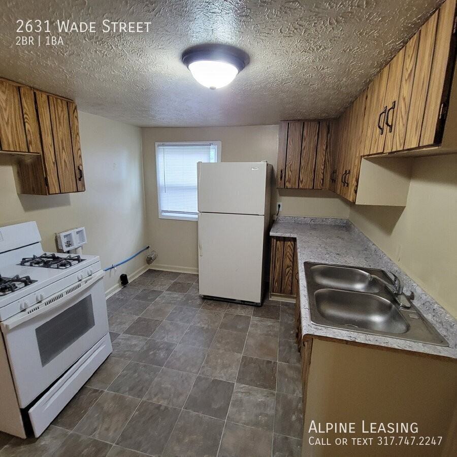2631 Wade St - Photo 2 of 6