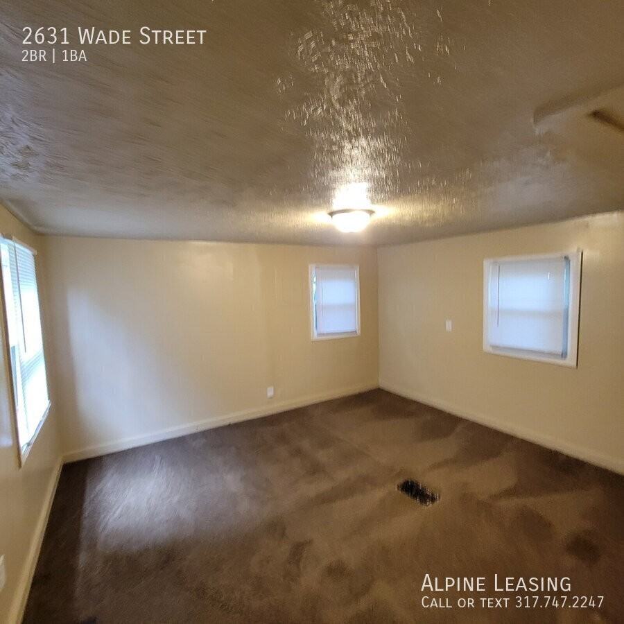 2631 Wade St - Photo 3 of 6