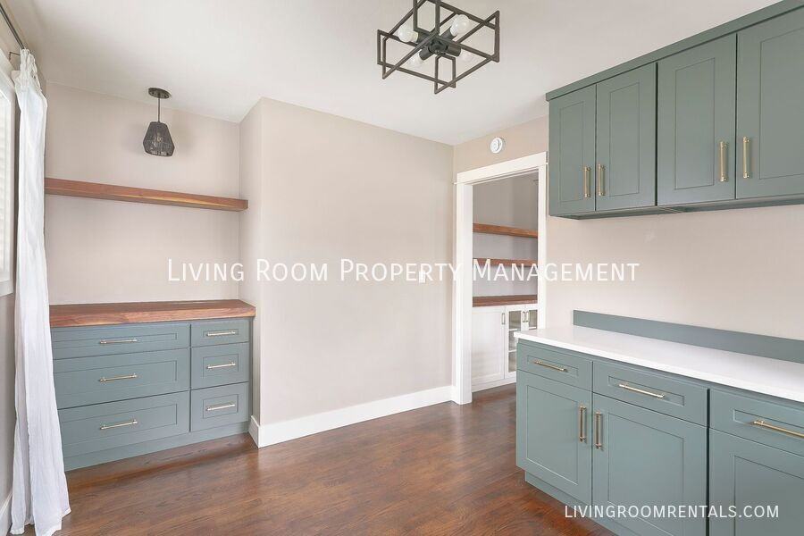 2040 Sw Huntington Ave - Photo 7 of 15