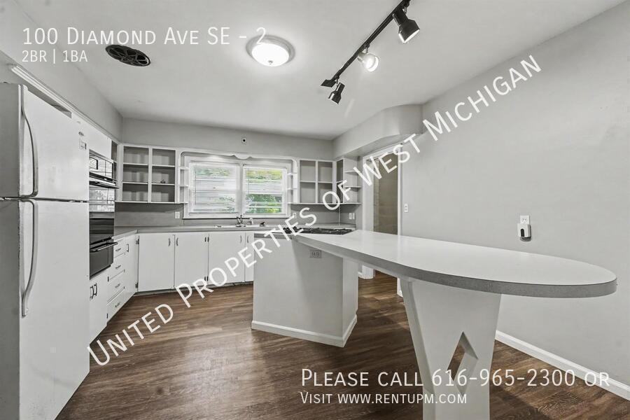 100 Diamond Ave Se #2 - Photo 7 of 16
