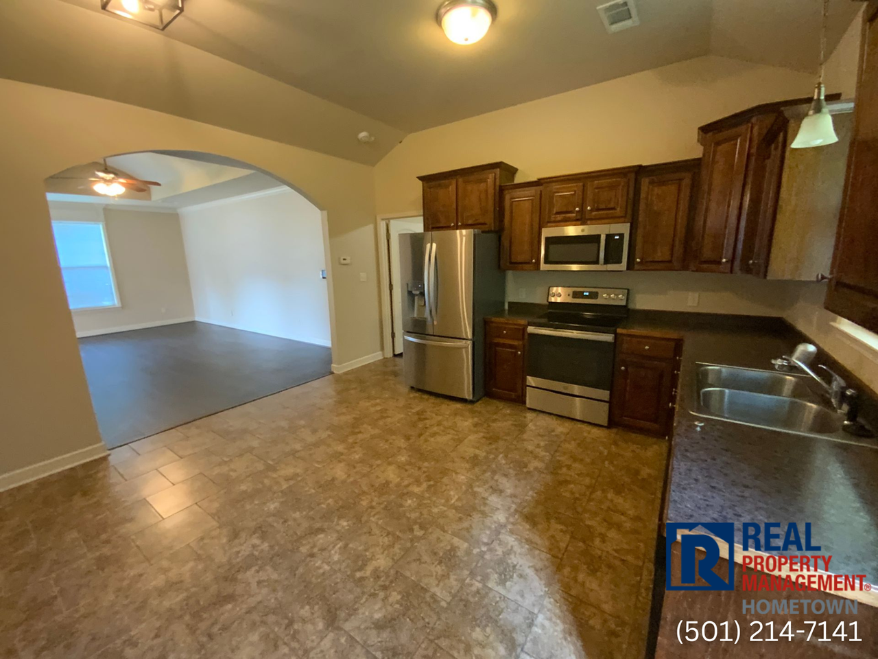7503 Royal Oaks Dr - Photo 4 of 20