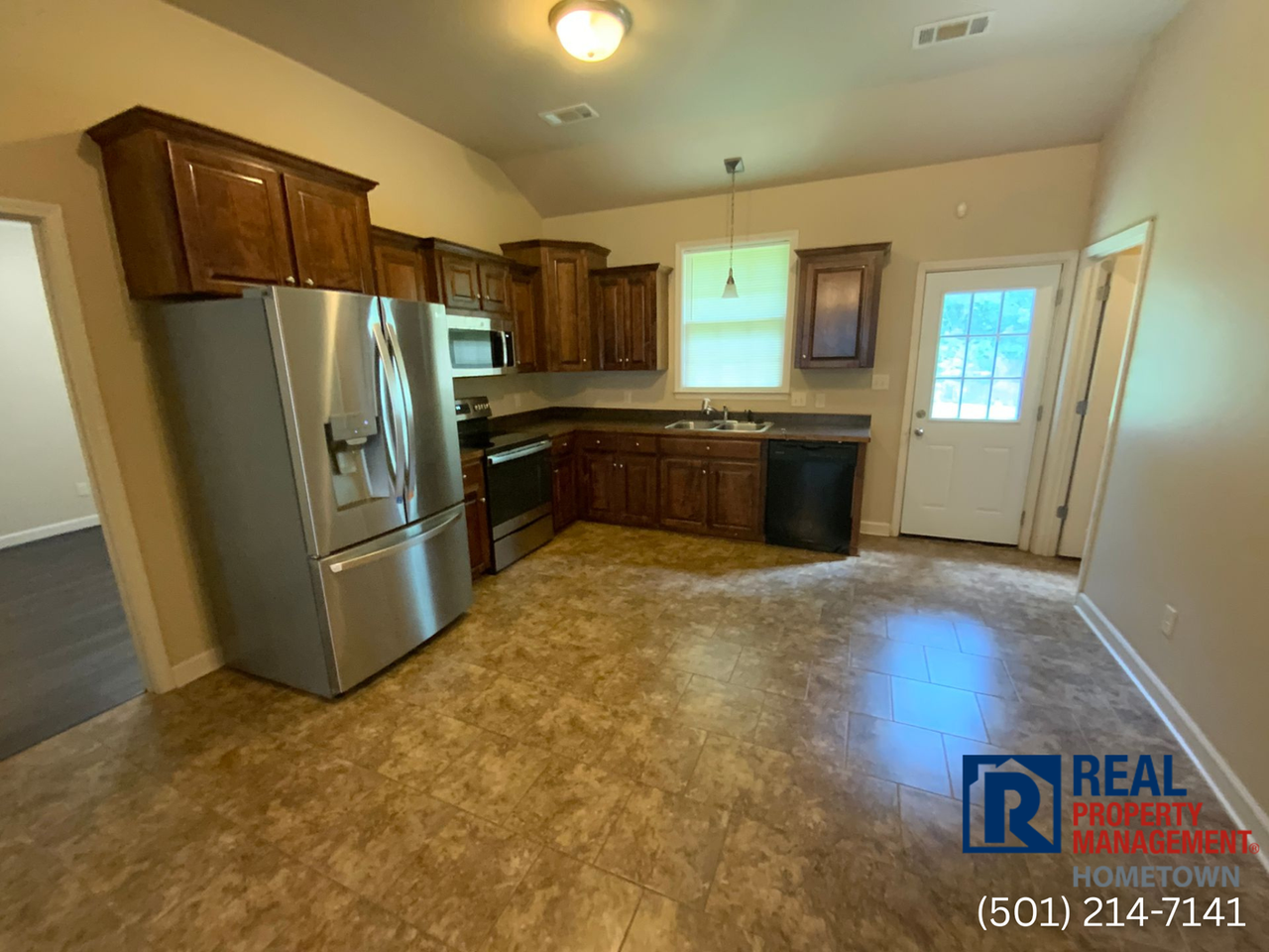 7503 Royal Oaks Dr - Photo 5 of 20