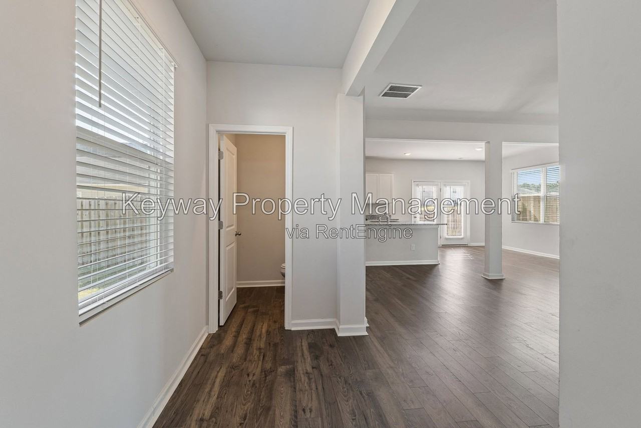 2126 Saltwater Bnd - Photo 5 of 27