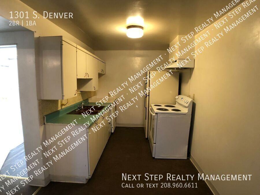 1301 S Denver Ave - Photo 4 of 12