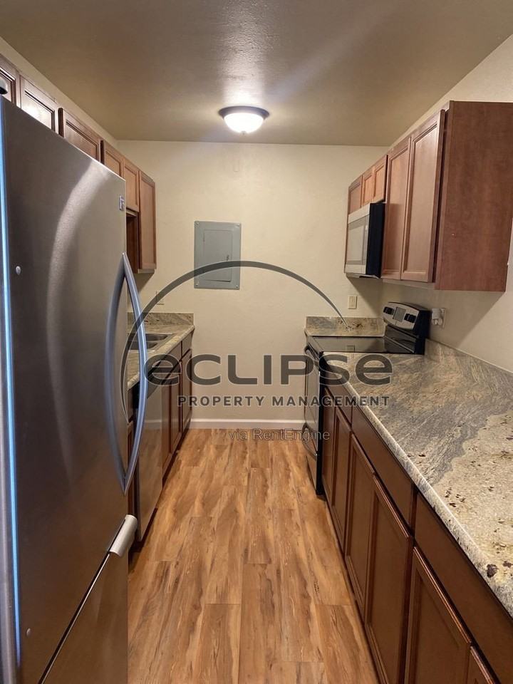 512 Bell Ct #B1 - Photo 6 of 25