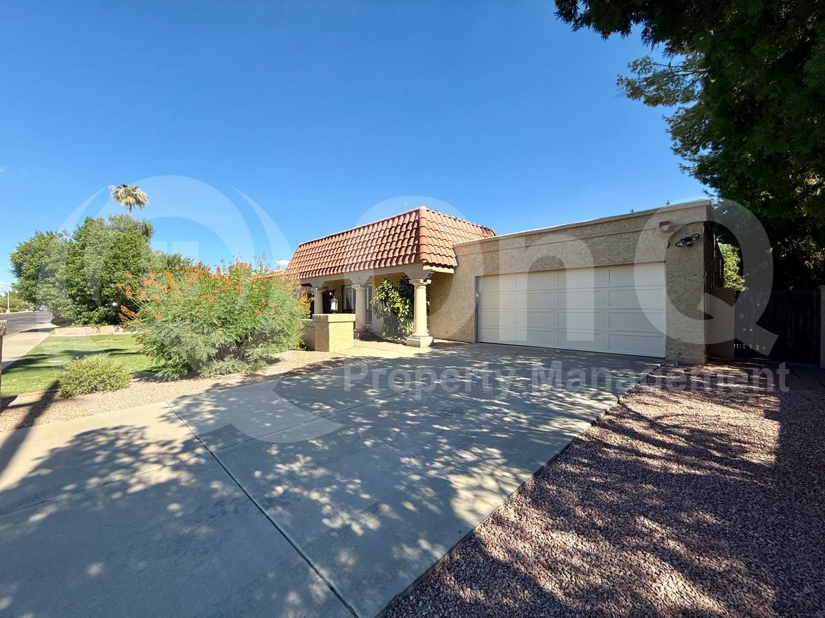 1915 E Buena Vista Dr - Photo 2 of 32