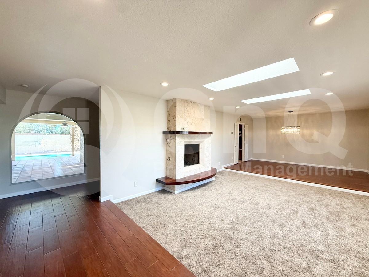 1915 E Buena Vista Dr - Photo 5 of 32