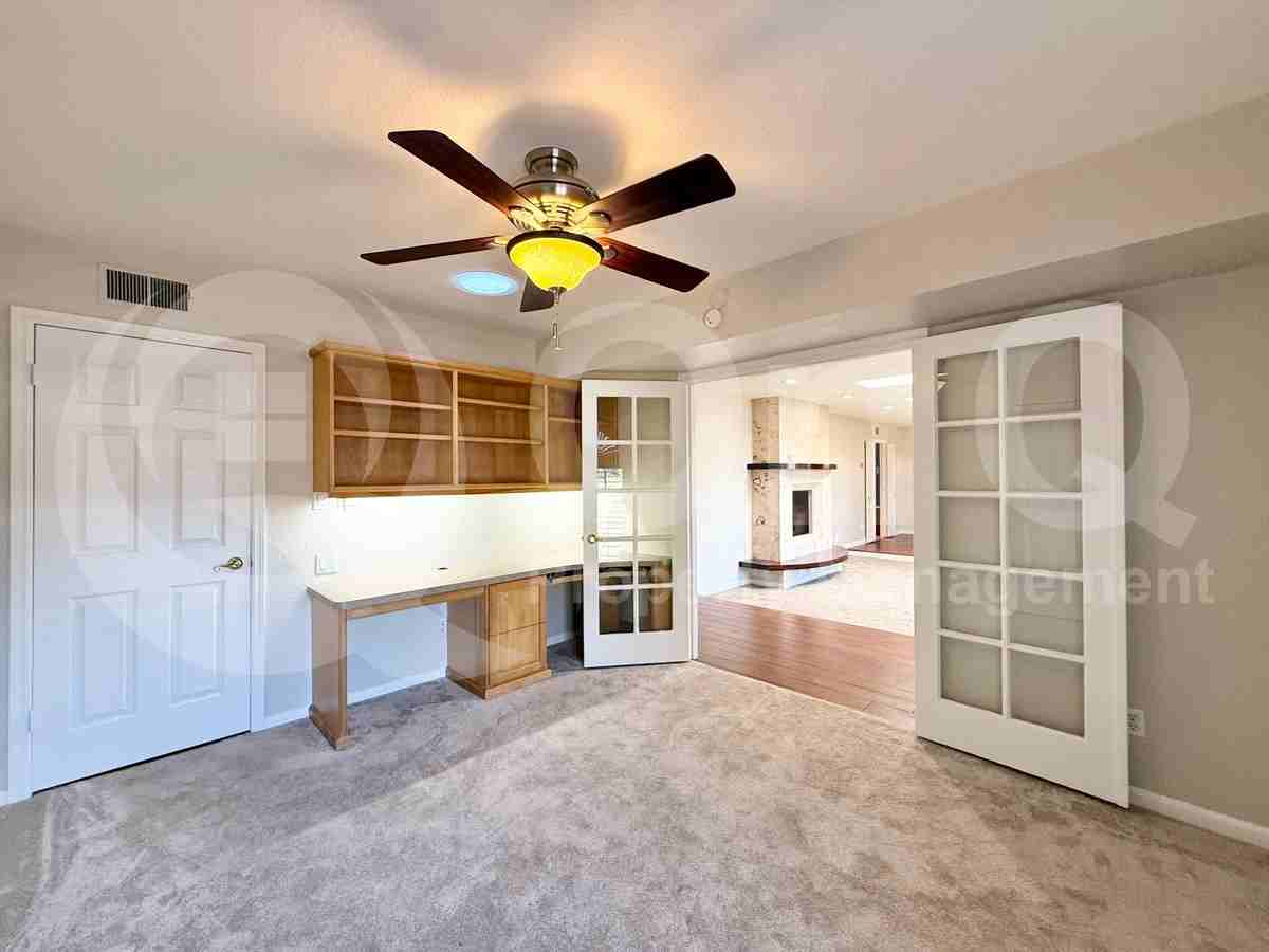 1915 E Buena Vista Dr - Photo 6 of 32