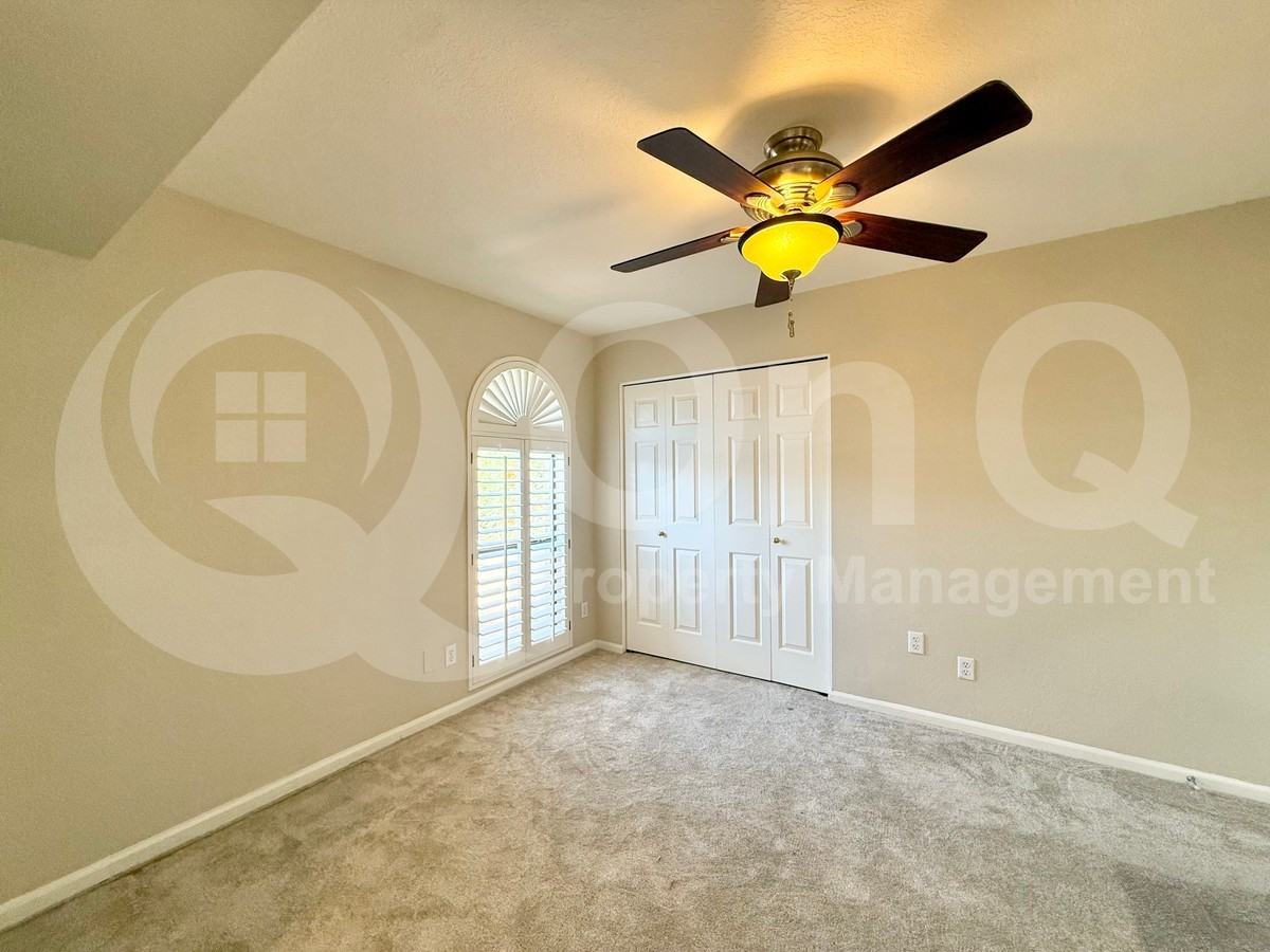 1915 E Buena Vista Dr - Photo 7 of 32