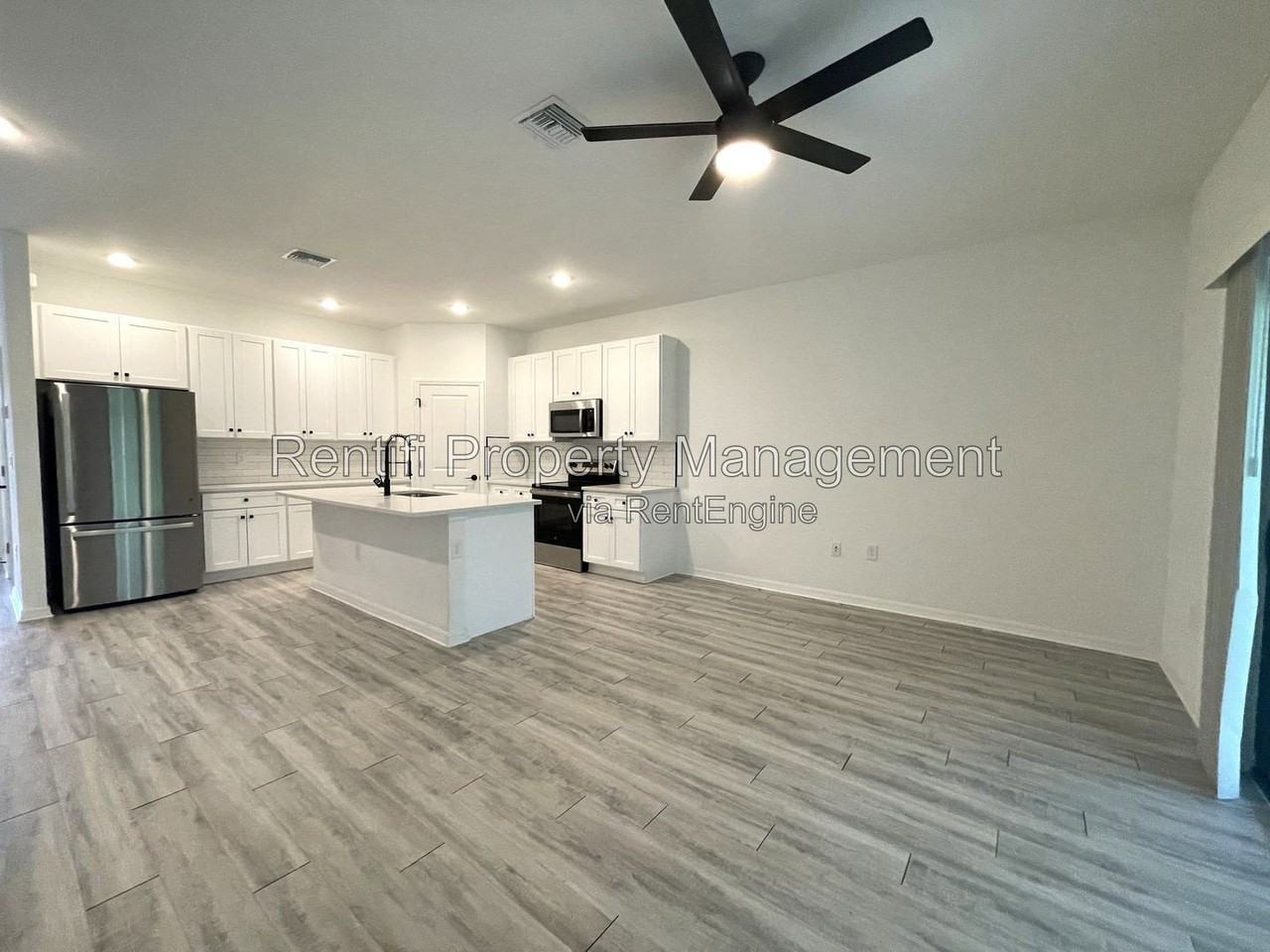 560 Nimitz Blvd - Photo 6 of 14