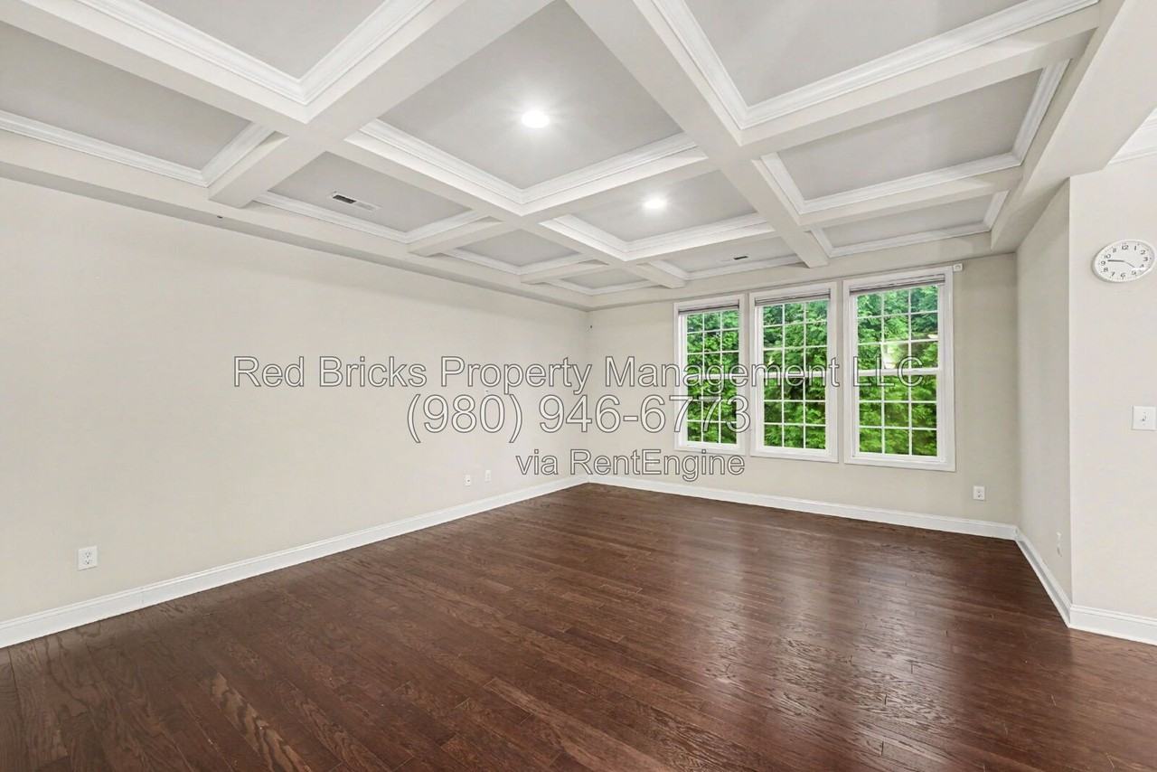 9659 Camberley Ave Nw - Photo 6 of 33