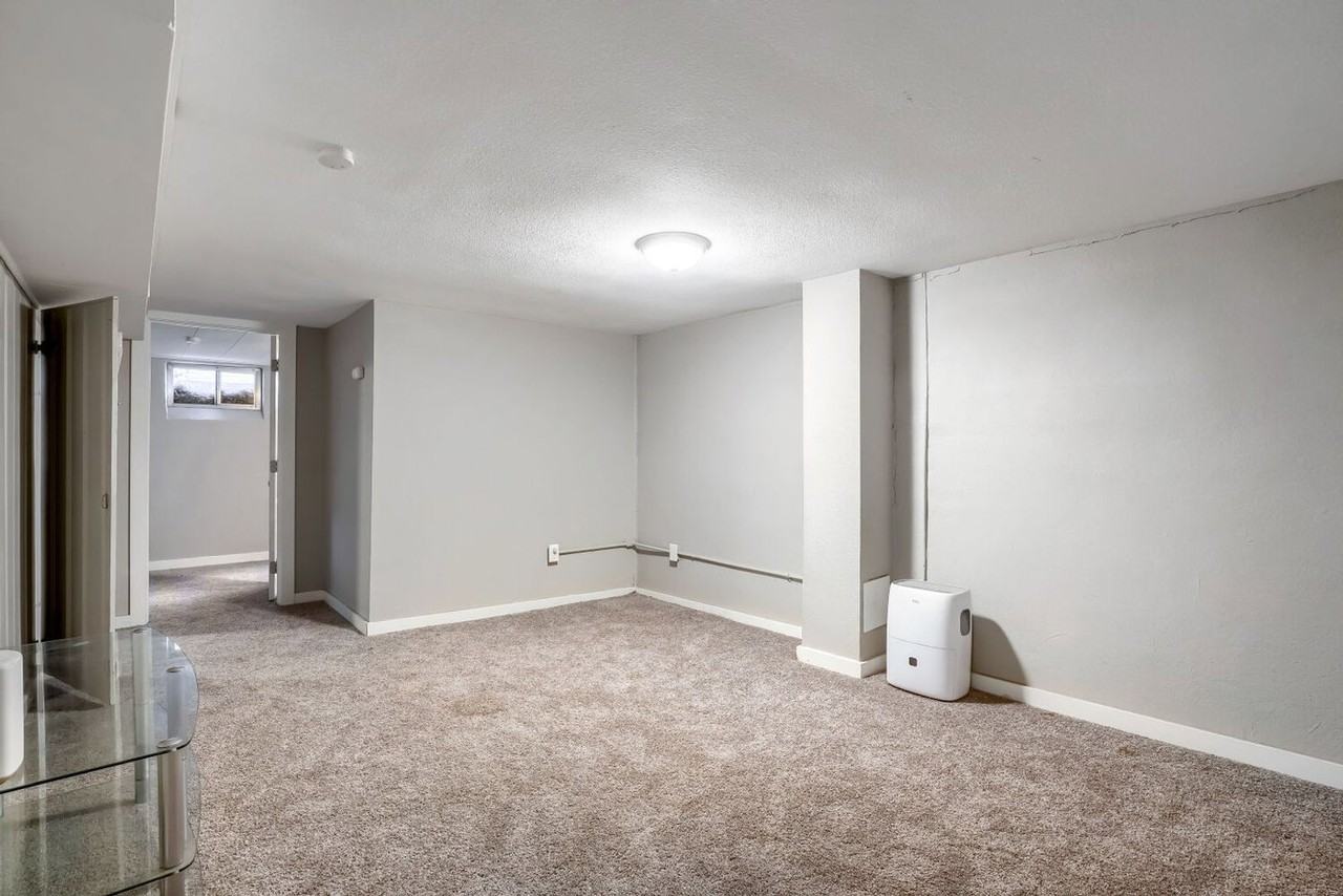 1701 Lima St - Photo 4 of 11