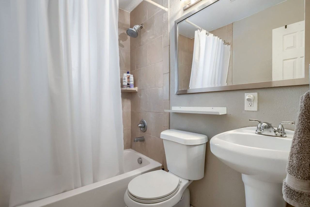 1701 Lima St - Photo 6 of 12