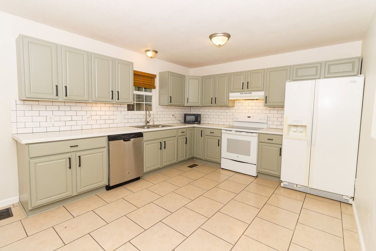 9134 Westminister Circle Dr - Photo 2 of 17