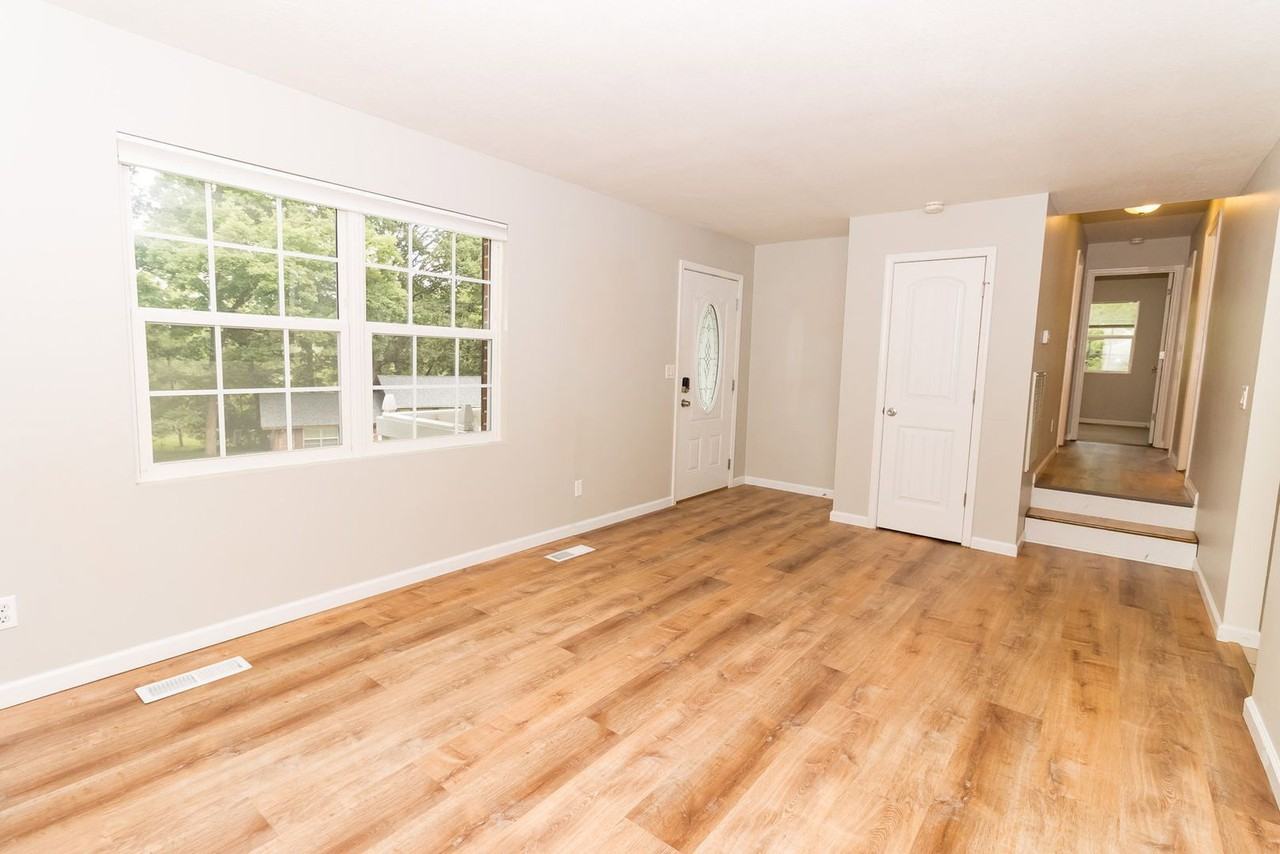 9134 Westminister Circle Dr - Photo 5 of 17