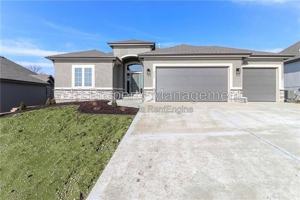 featured image of 2528 Sw Hickory Ln