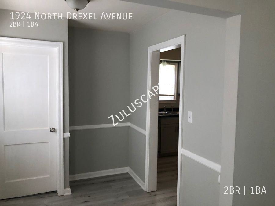 1924 N Drexel Ave - Photo 5 of 9