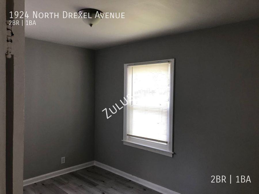 1924 N Drexel Ave - Photo 6 of 9