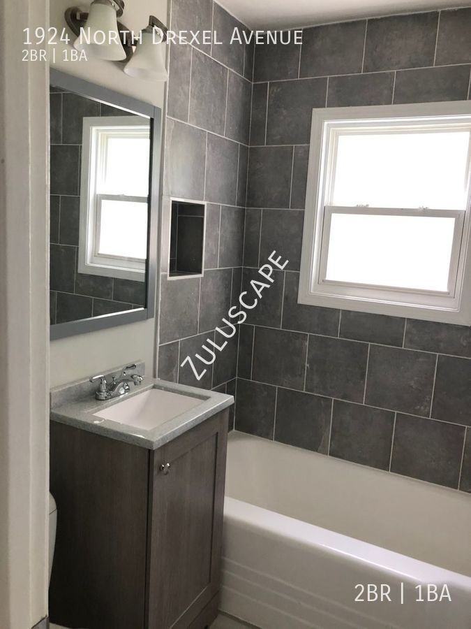1924 N Drexel Ave - Photo 7 of 9