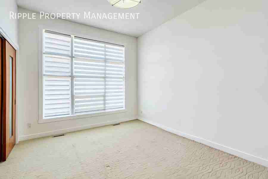 1530 Bayside Ave Sw #303 - Photo 6 of 21