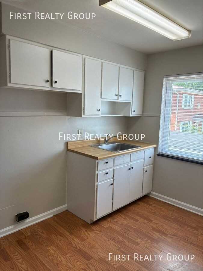 3129 S Smithville Rd #3 - Photo 4 of 8