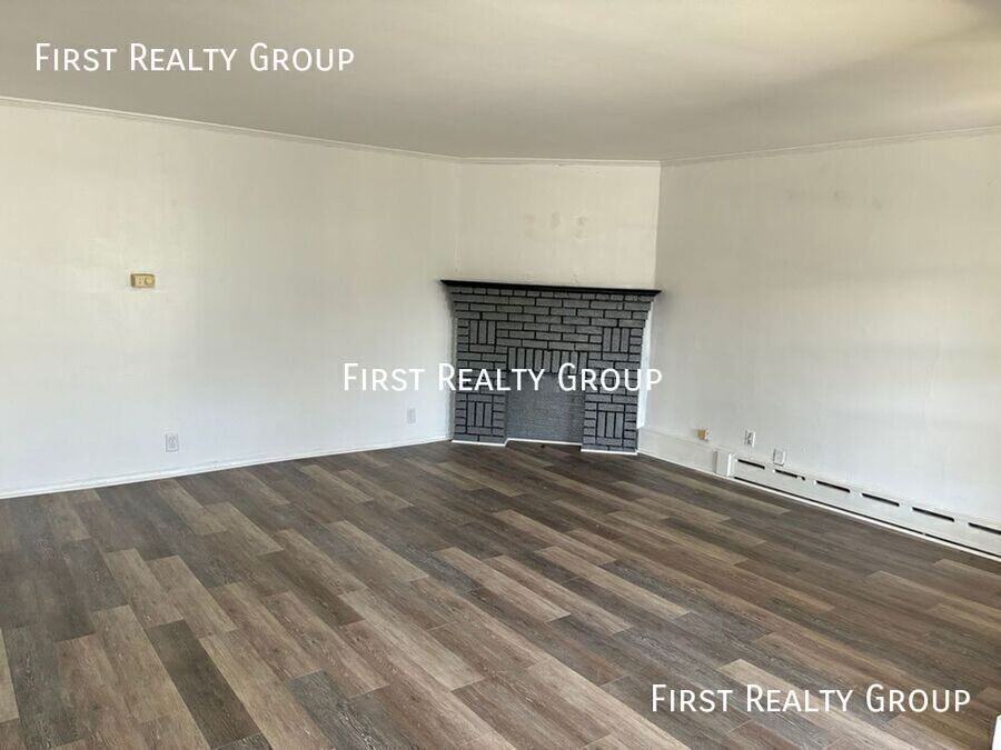 908 Washington Ave #A - Photo 6 of 11