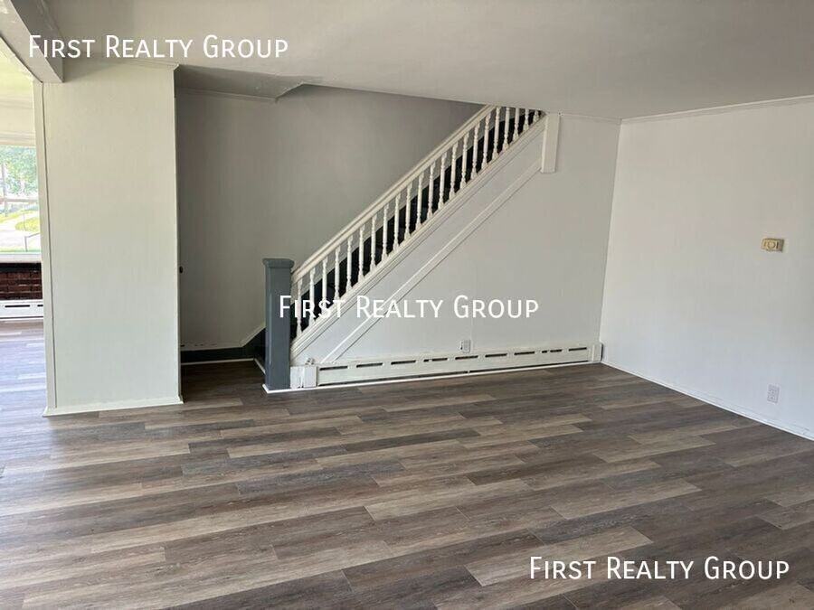 908 Washington Ave #A - Photo 7 of 11