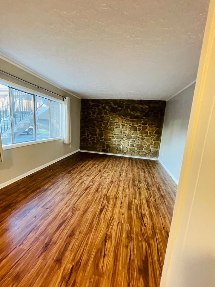 Willow Terrace Apartments - Photo 4 of 26