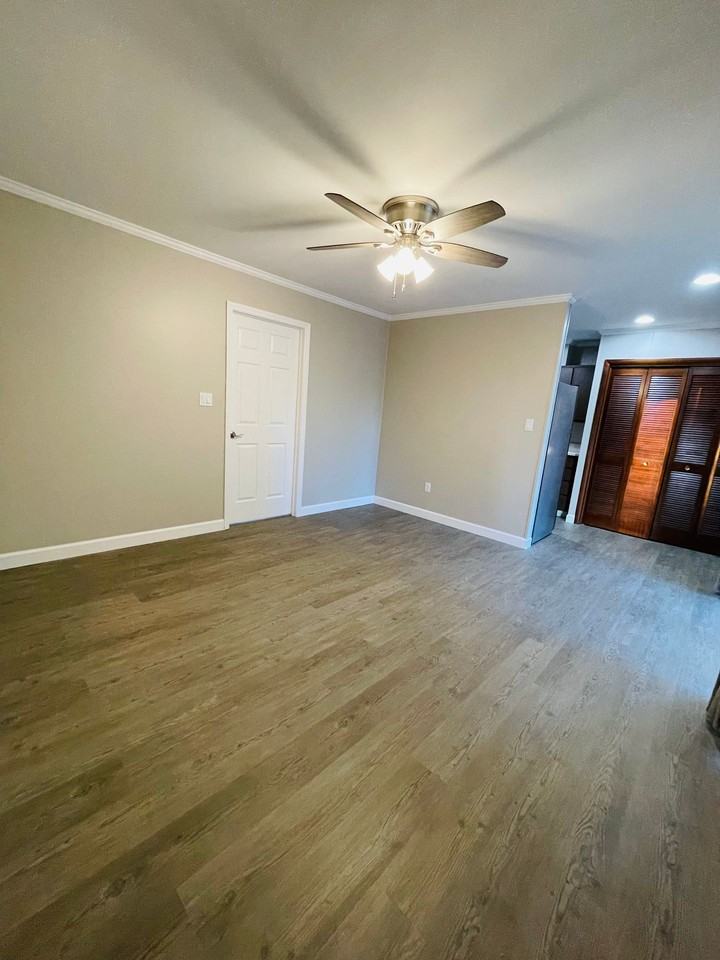 Willow Terrace Apartments - Photo 7 of 26