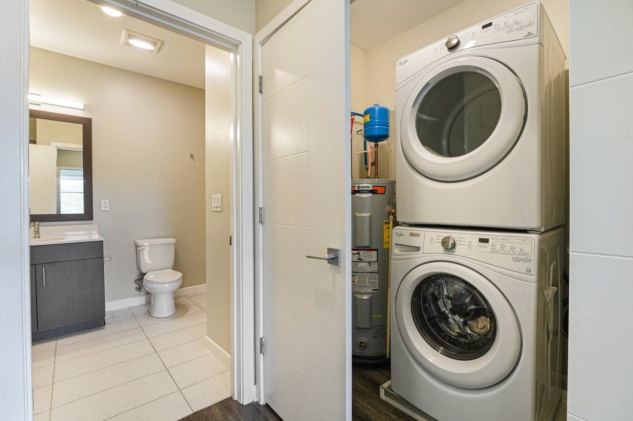 Cosmopolitan Apartments - Photo 7 of 39