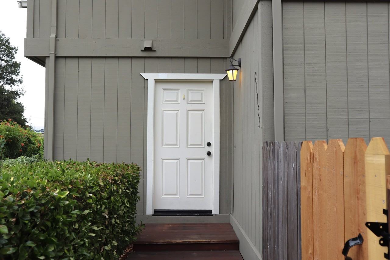 2115 Overlook Dr - Photo 2 of 22