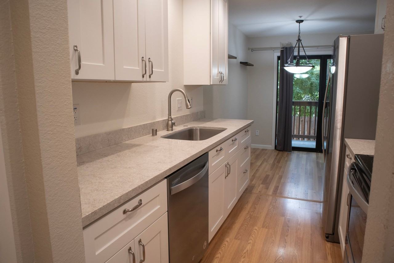 2115 Overlook Dr - Photo 4 of 22