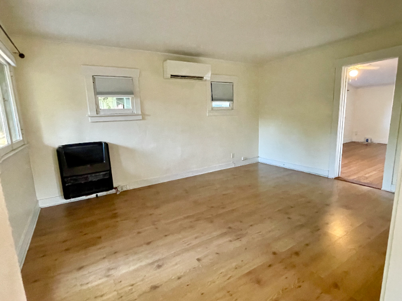 1772 Brigden Rd - Photo 5 of 17