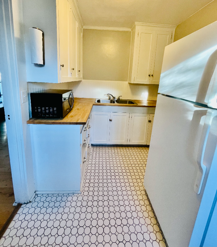 1772 Brigden Rd - Photo 6 of 17