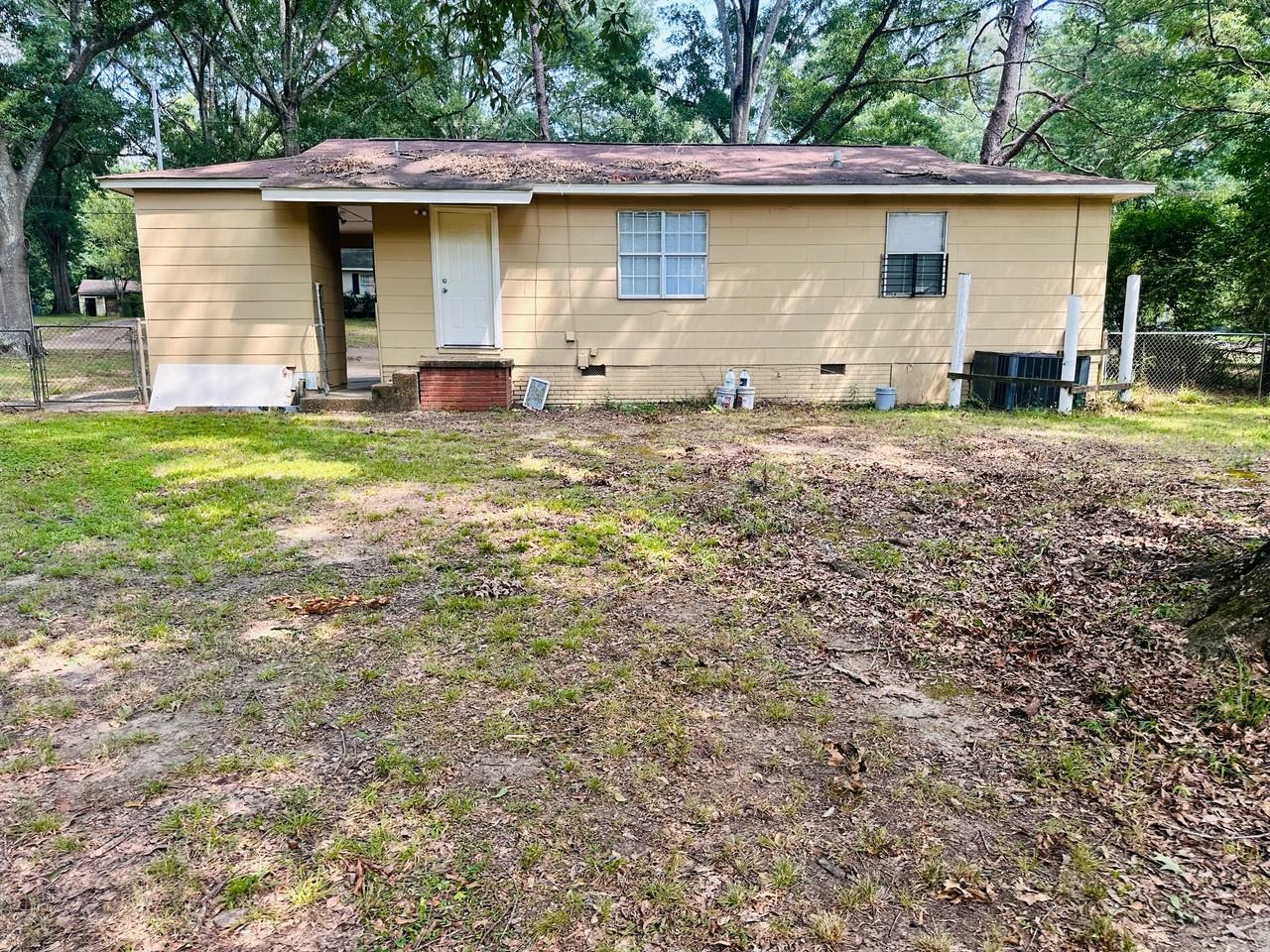 3145 Woodview Dr - Photo 3 of 34