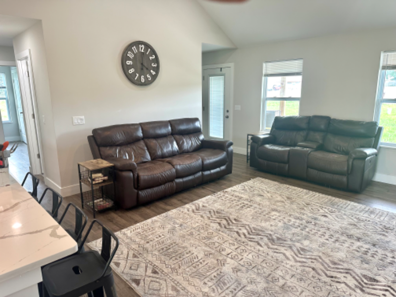 4727 Basin St - Photo 7 of 17