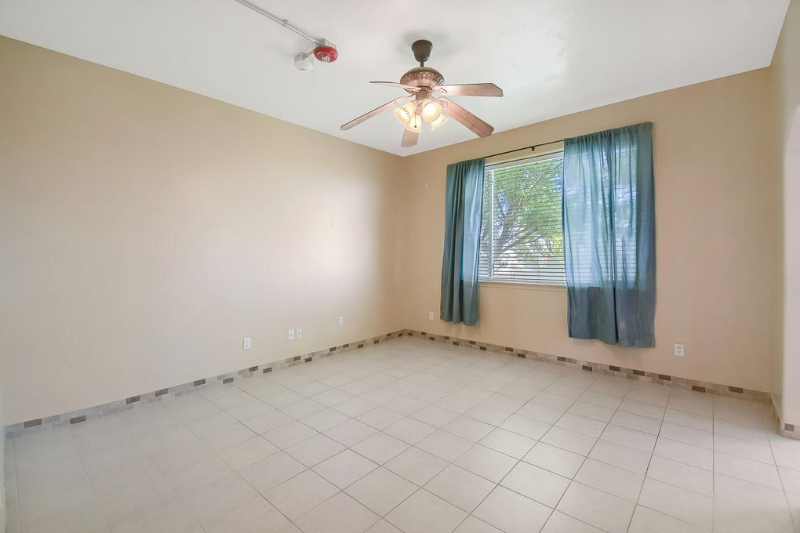 832 Monterrey Rd Ne #1 - Photo 4 of 14