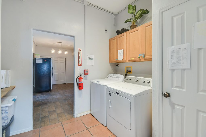 832 Monterrey Rd Ne #1 - Photo 5 of 14