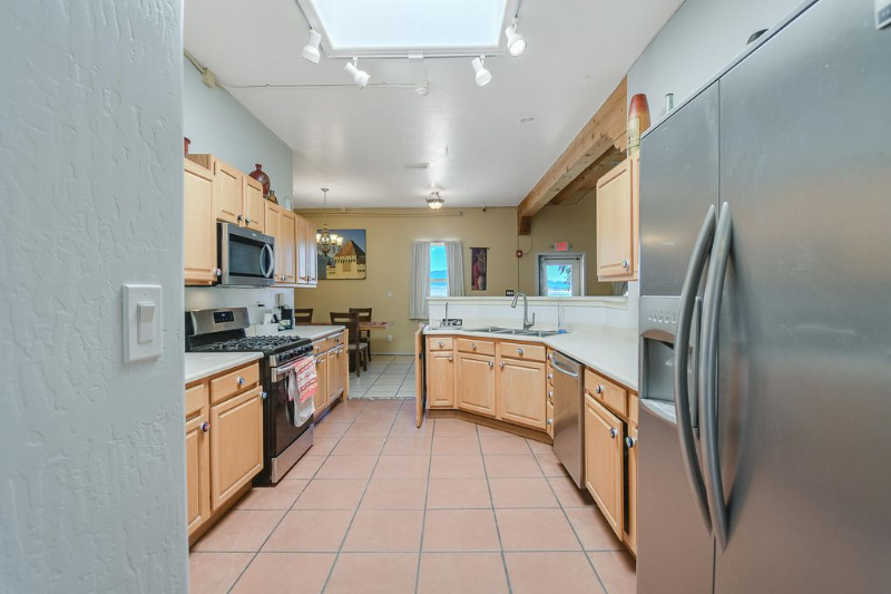832 Monterrey Rd Ne #1 - Photo 6 of 14