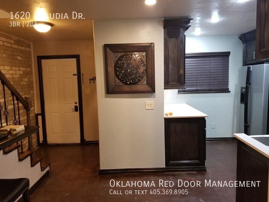 1620 Claudia Dr - Photo 3 of 23