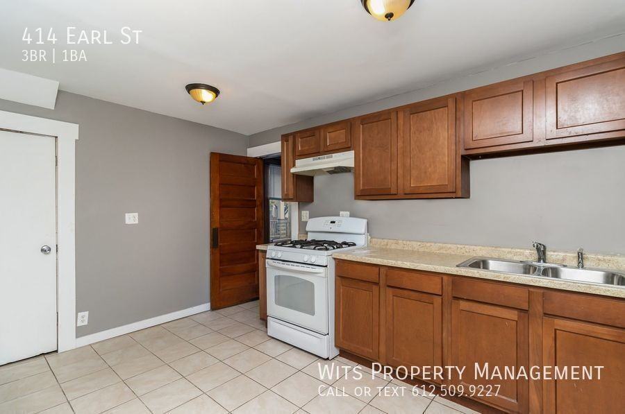 414 Earl St - Photo 6 of 24