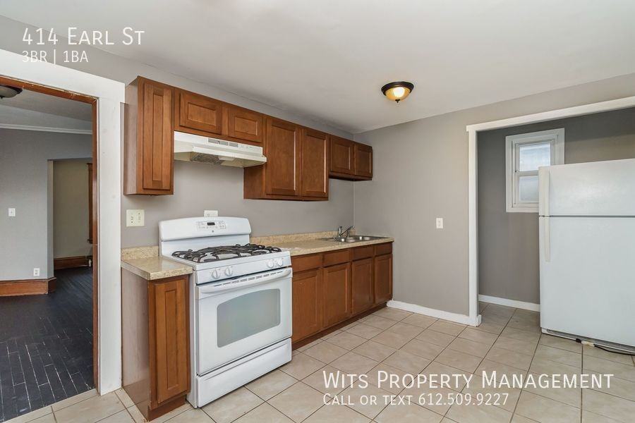 414 Earl St - Photo 7 of 24