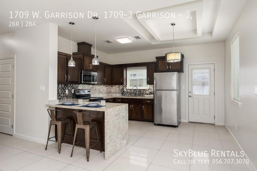 1709 W Garrison Dr #3 - Photo 3 of 16