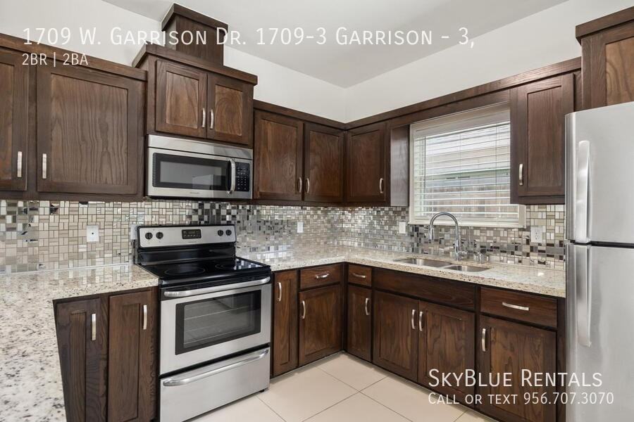 1709 W Garrison Dr #3 - Photo 4 of 16