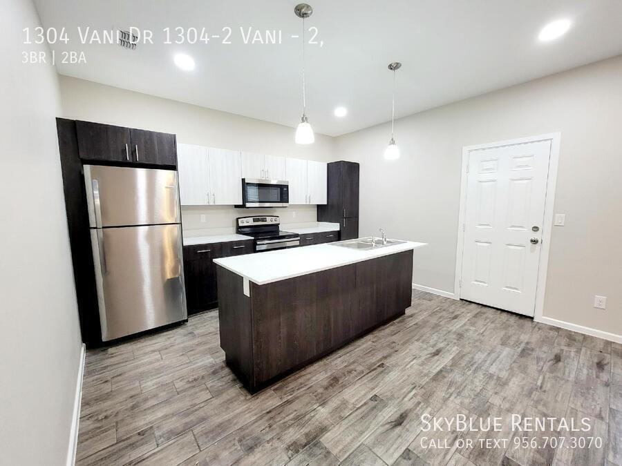 1304 Vani Dr 1304-2 Vani #2 - Photo 3 of 14