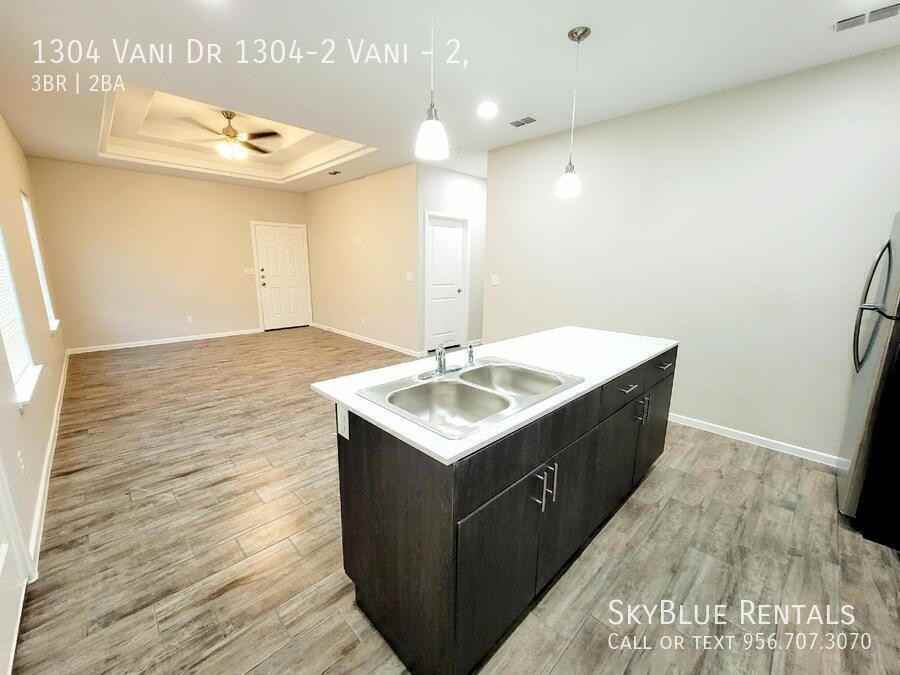 1304 Vani Dr 1304-2 Vani #2 - Photo 4 of 14