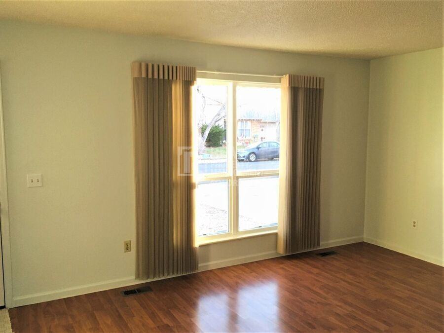 2607 W 101st Pl - Photo 3 of 25